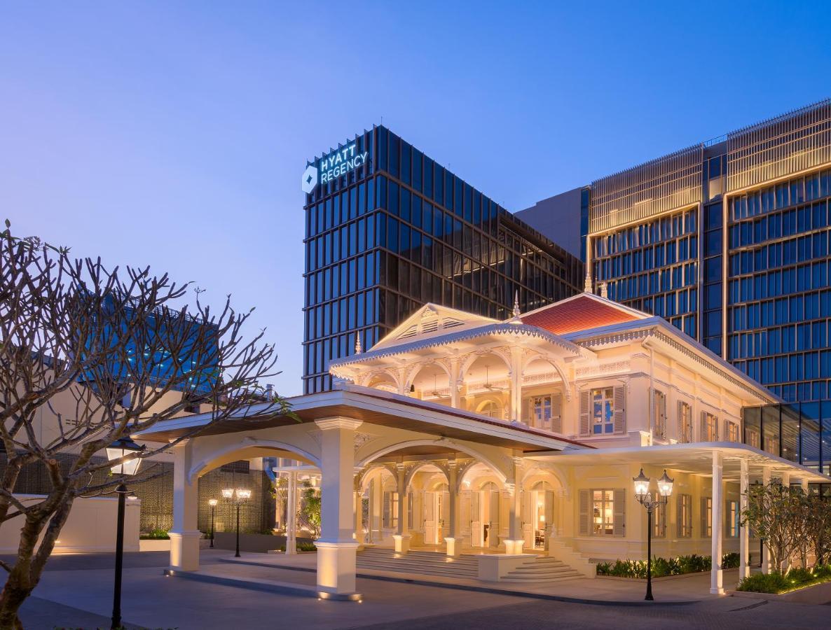 Отель Hyatt Regency Пномпень Экстерьер фото